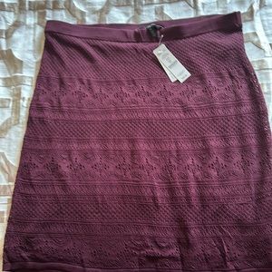 White House Black Market Cabernet  XL skirt with lining. New.